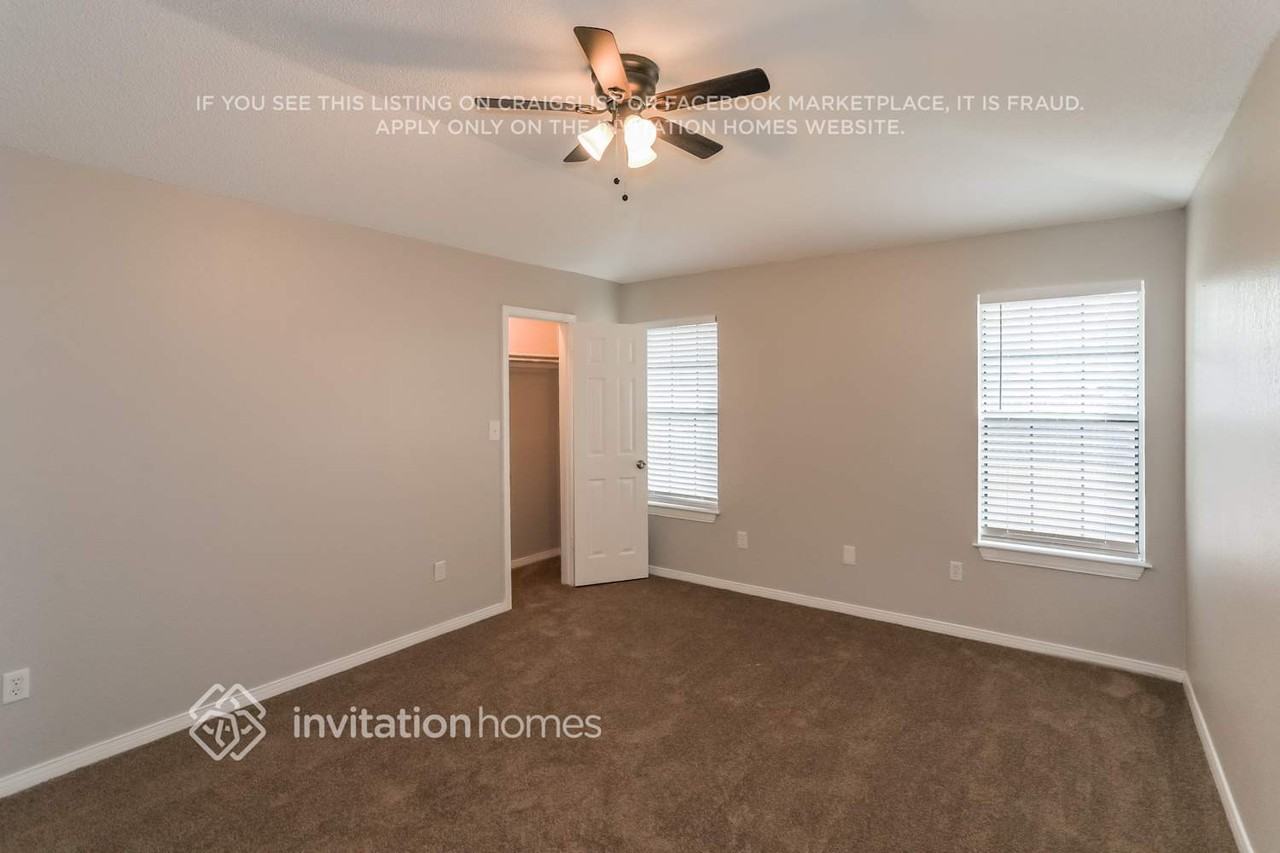 203 Bowie St - Photo 7 of 16