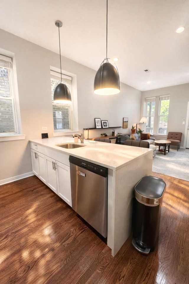 736 N Throop St #1379065P - Photo 5 of 23