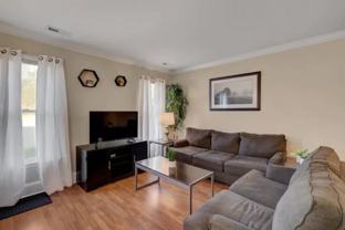 2201 1/2 Summit St - Photo 1 of 1