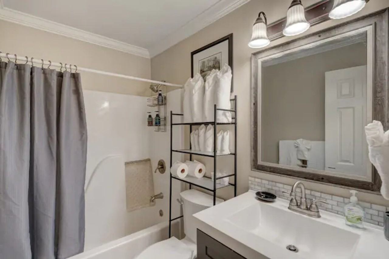 2201 1/2 Summit St #1388443P - Photo 3 of 15