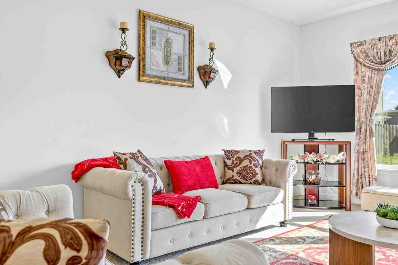 4663 Bayview Dr #1397942P - Photo 3 of 50