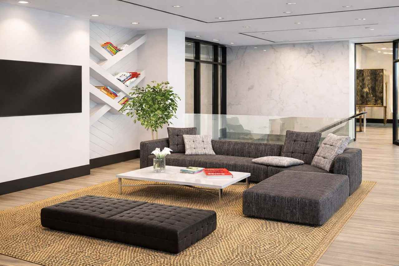 298 Se 2nd Ave #1461659P - Photo 2 of 19