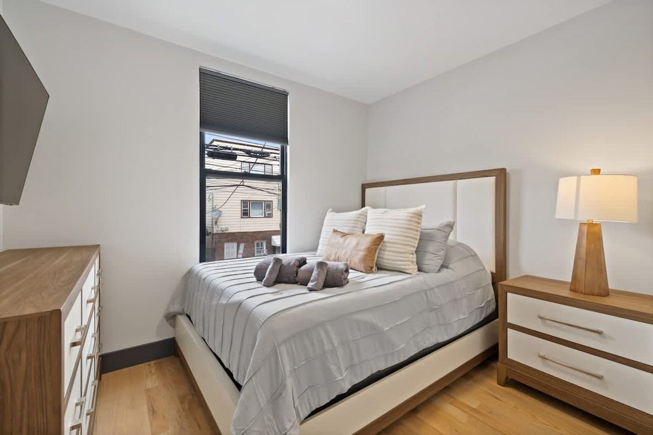 115 Franklin St #1470322P - Photo 6 of 31