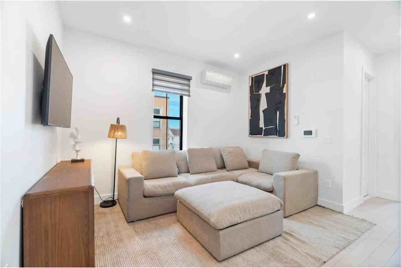 81 Crescent Ave #1470338P - Photo 3 of 50