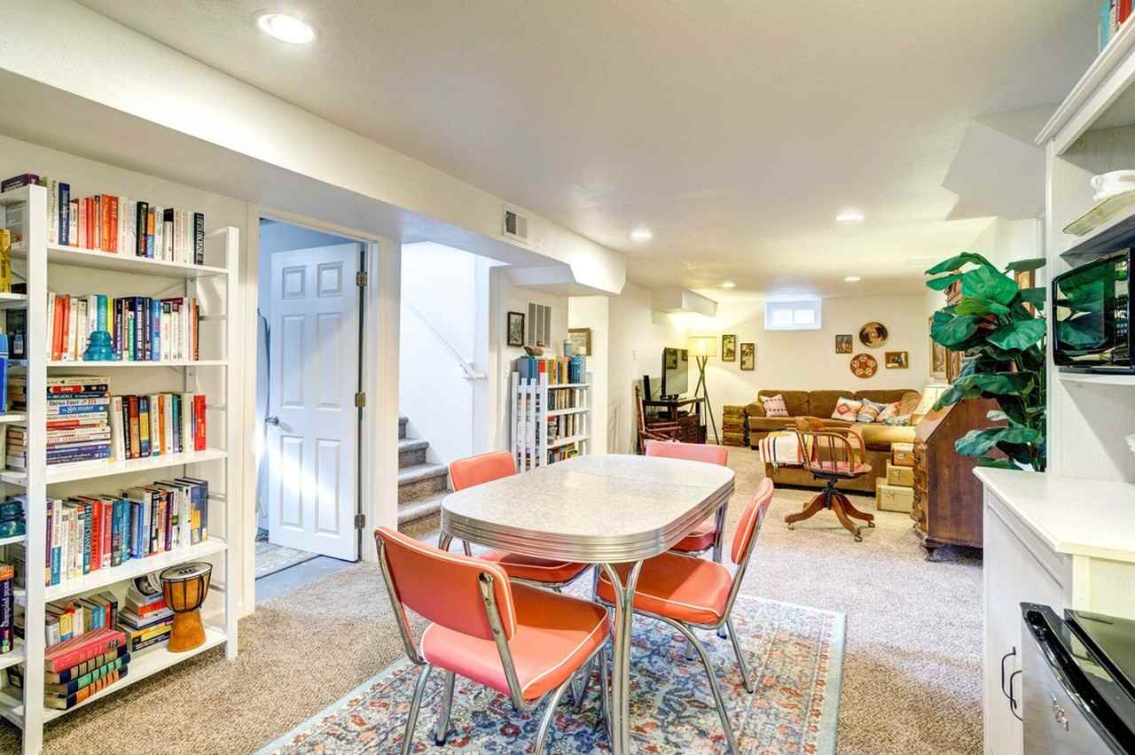 3233 Ivy St #1385945P - Photo 3 of 38