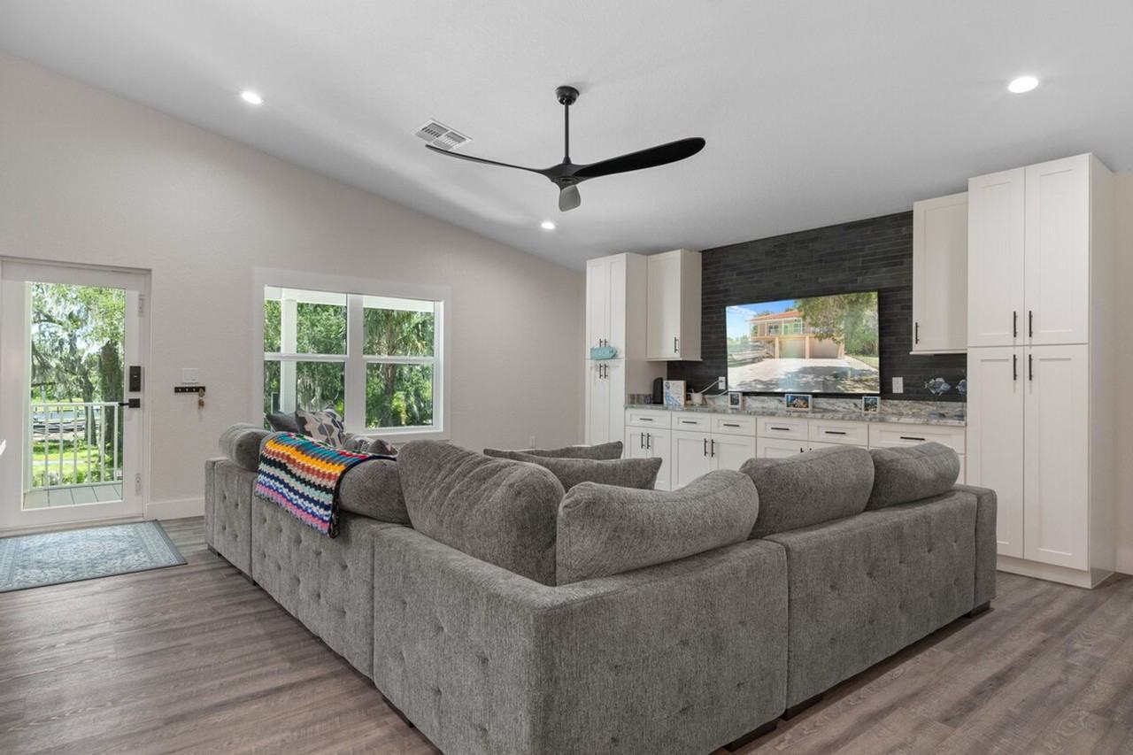 10358 W Hein Trl #1472649P - Photo 3 of 33