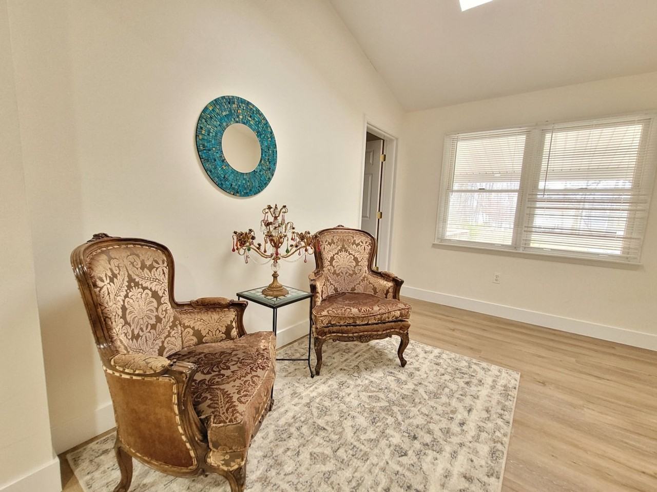 2017 Woodford Rd #1473420P - Photo 2 of 46