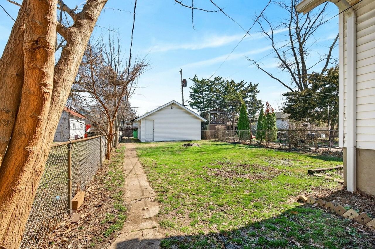 2207 Mccausland Ave #1472904P - Photo 7 of 28