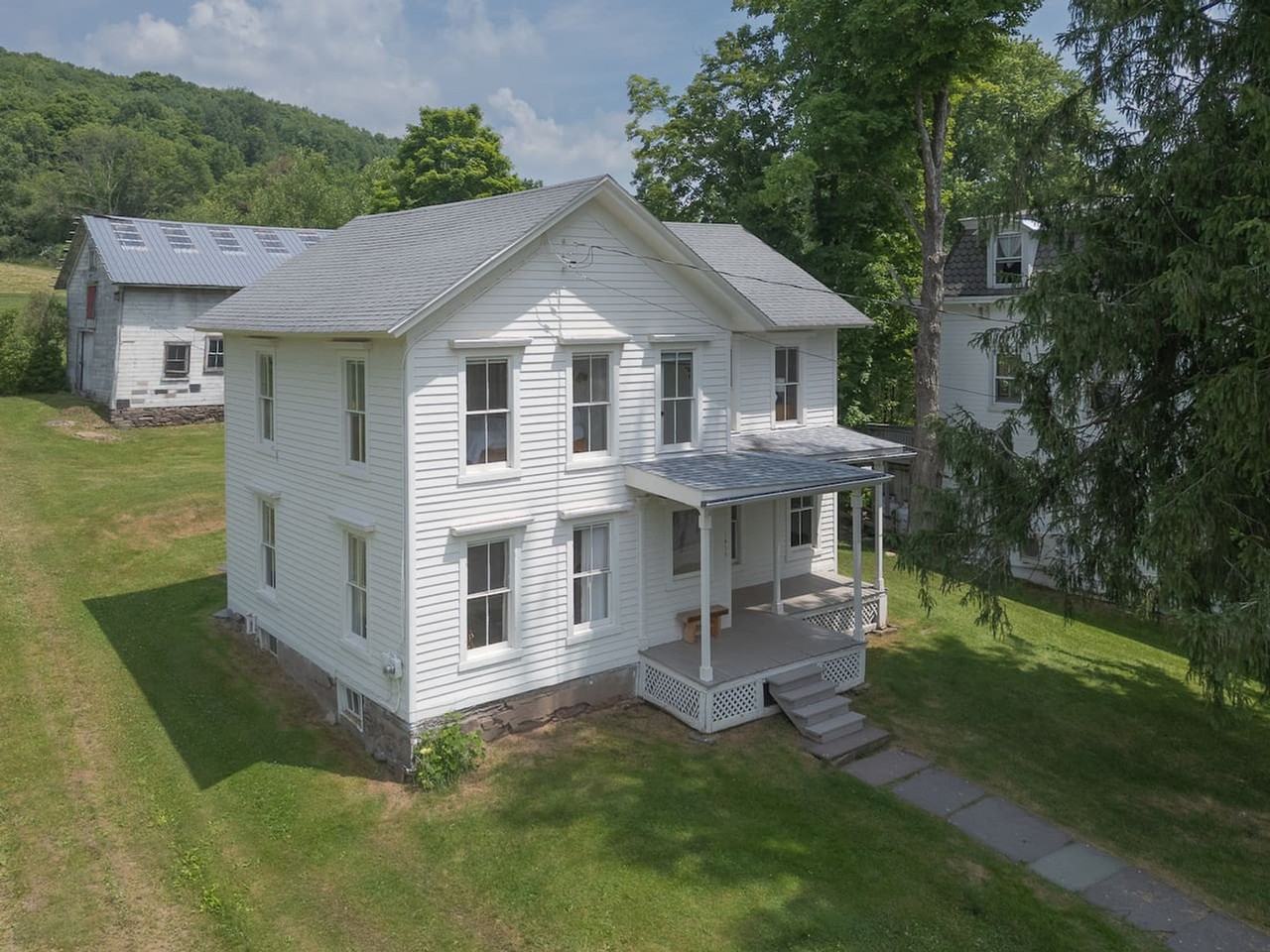1915 County Highway 6 #1492980P - Photo 5 of 32