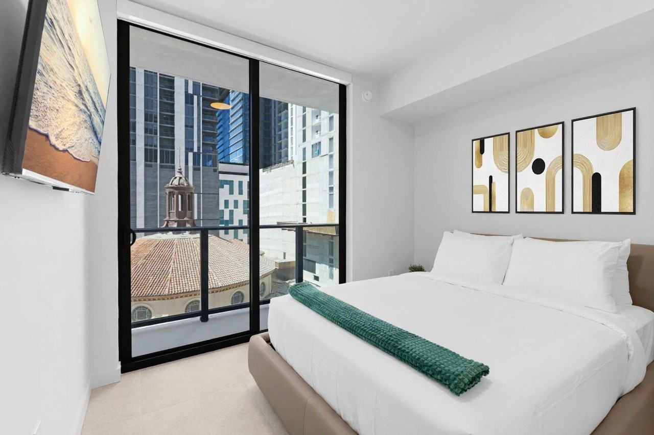 501 Ne 1st Ave #1496919P - Photo 3 of 36