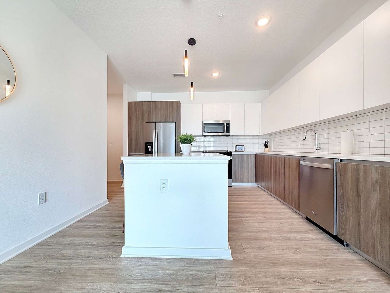 12122 54th Dr E #1508947P - Photo 5 of 26