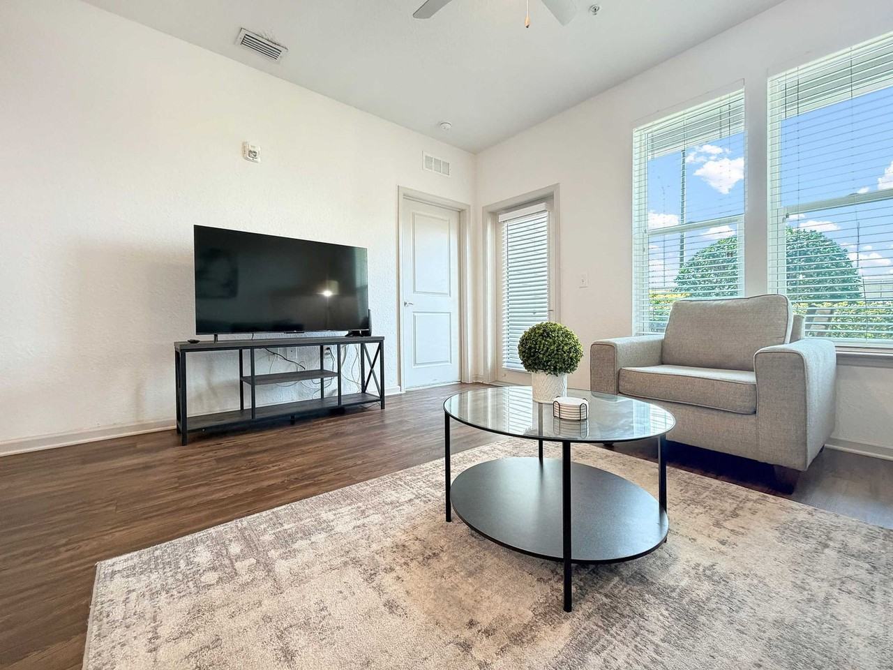 1515 Flournoy Loop #1511622P - Photo 2 of 23