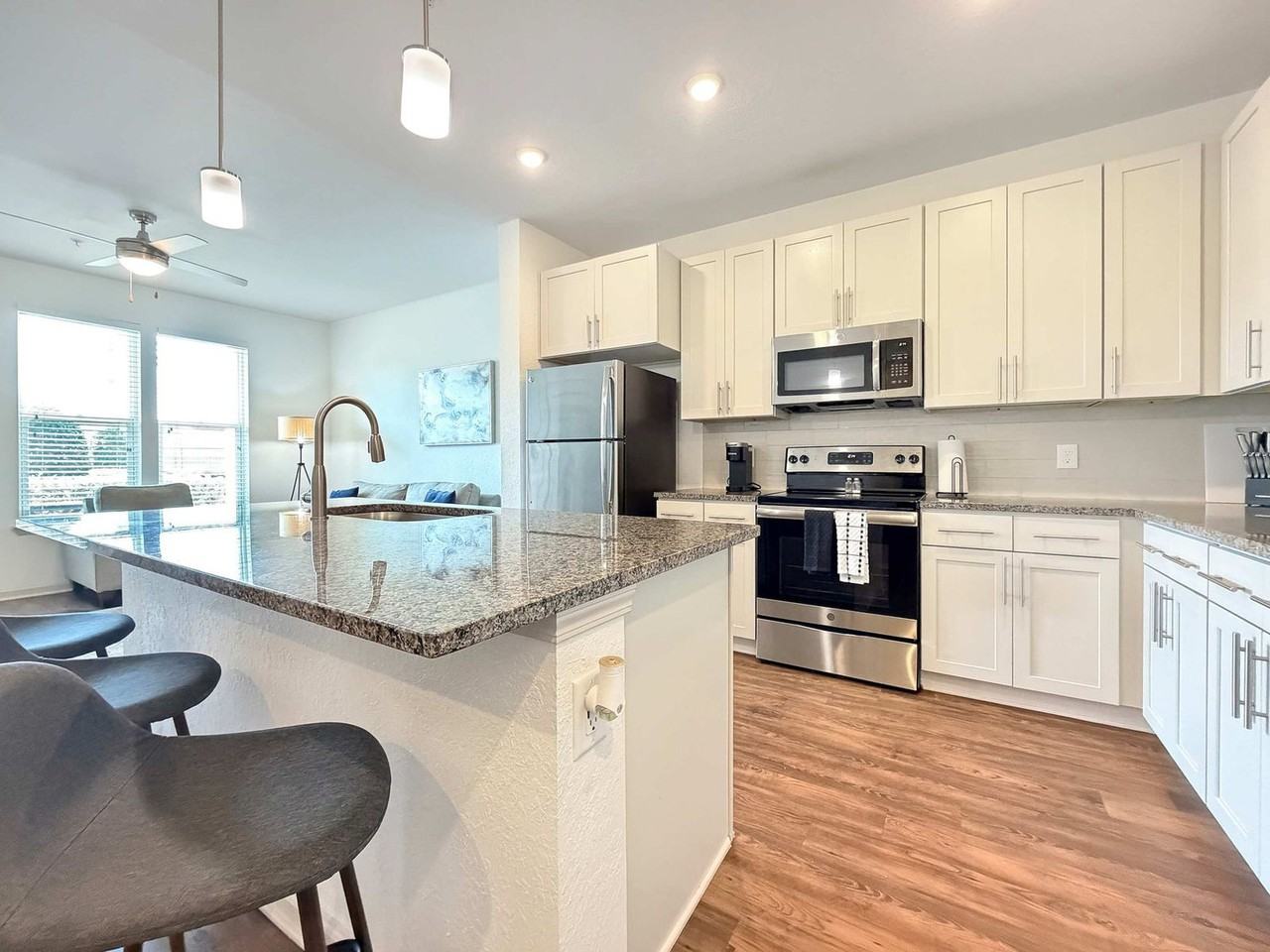 1515 Flournoy Loop #1511622P - Photo 5 of 23