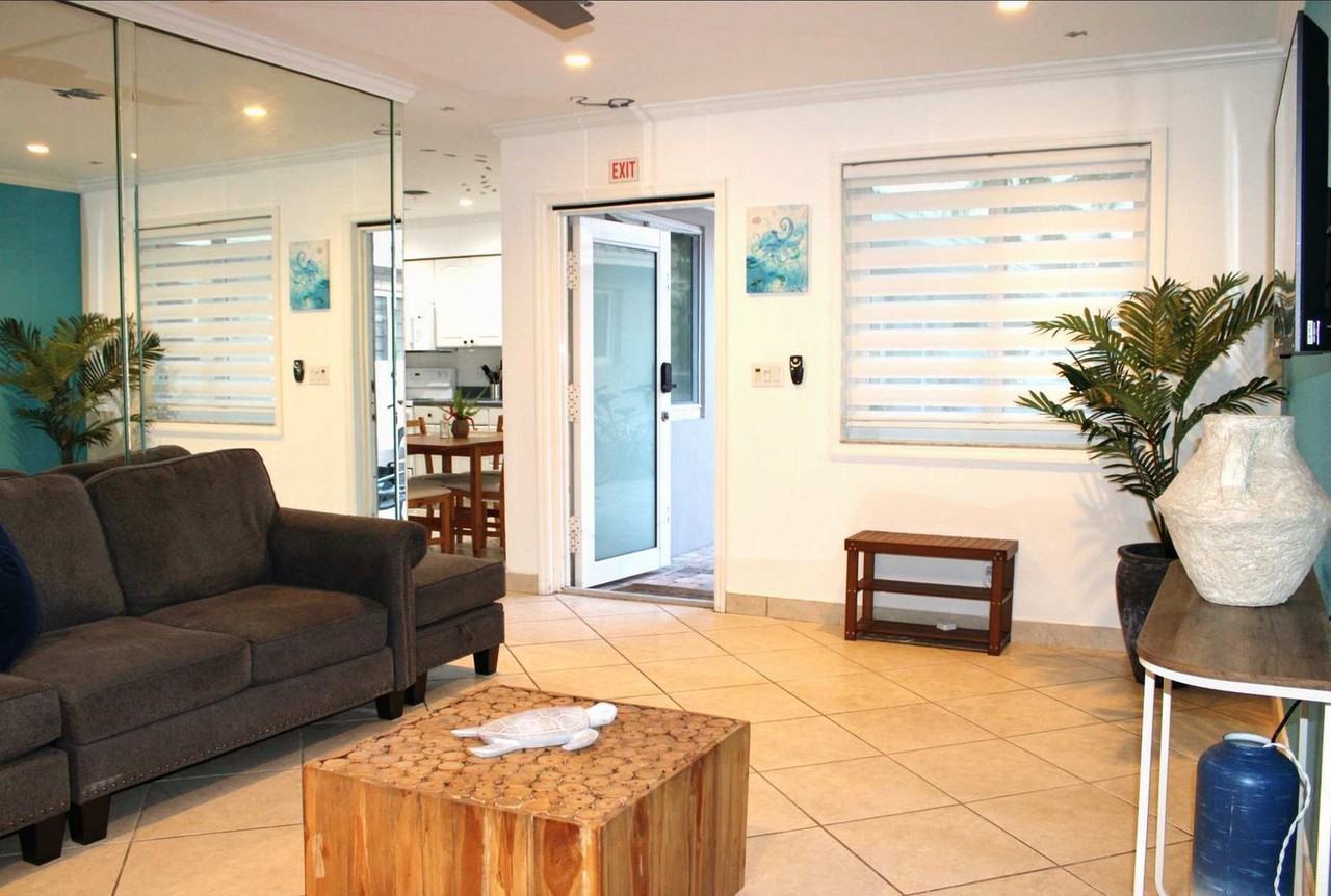 330 Grant St #1077063P - Photo 3 of 28