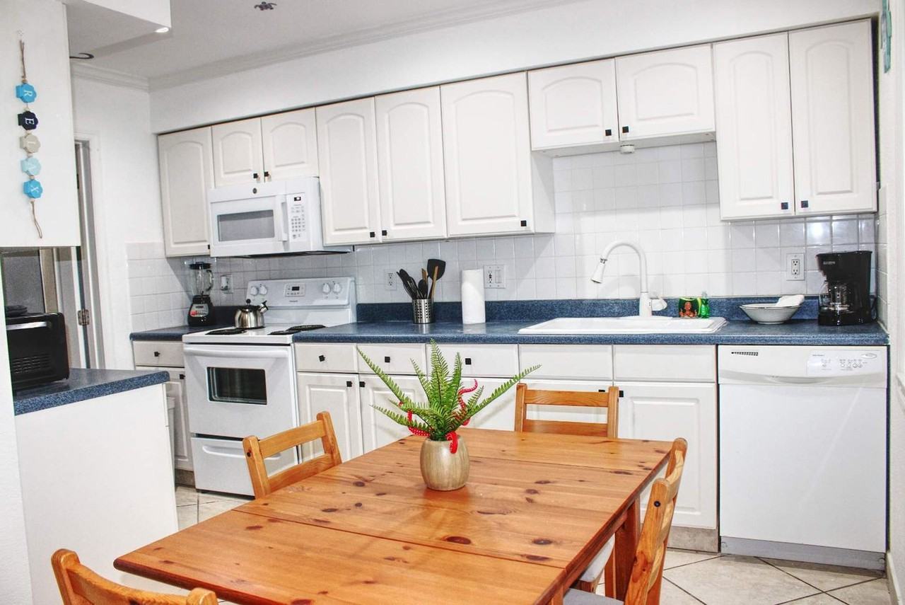 330 Grant St #1077063P - Photo 5 of 28