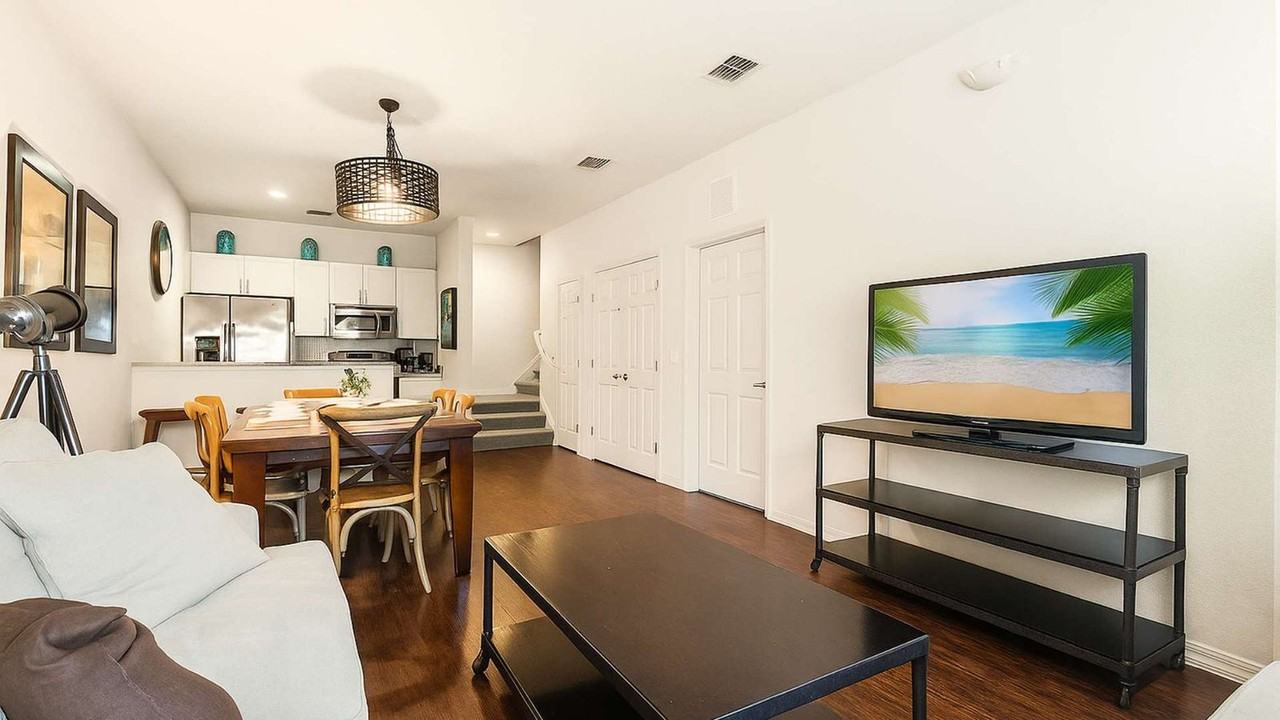 5354 Diplomat Ct #1515046P - Photo 3 of 25