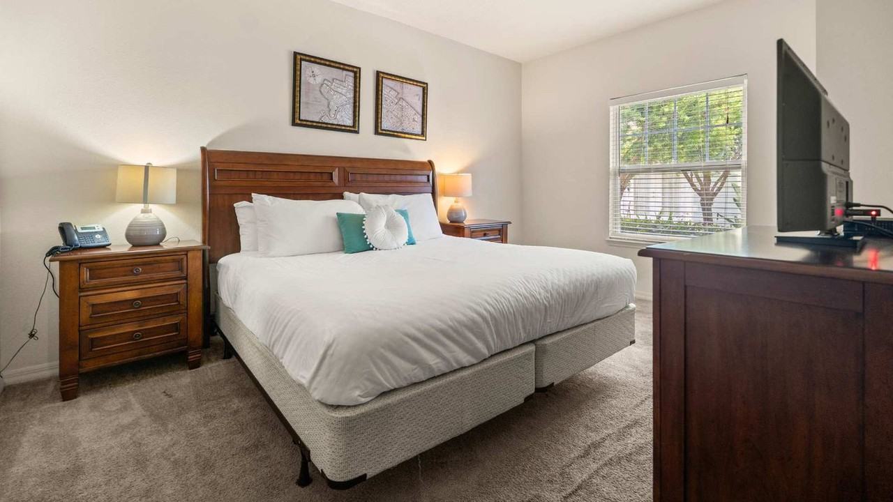 5354 Diplomat Ct #1515046P - Photo 5 of 25