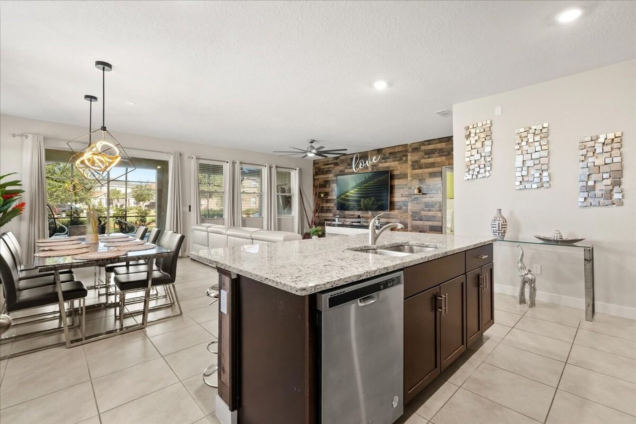 7850 Oak Reflection Loop #1516265P - Photo 4 of 39