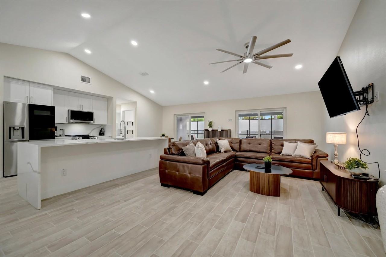 7724 Simon Ridge Ct #1520116P - Photo 3 of 50