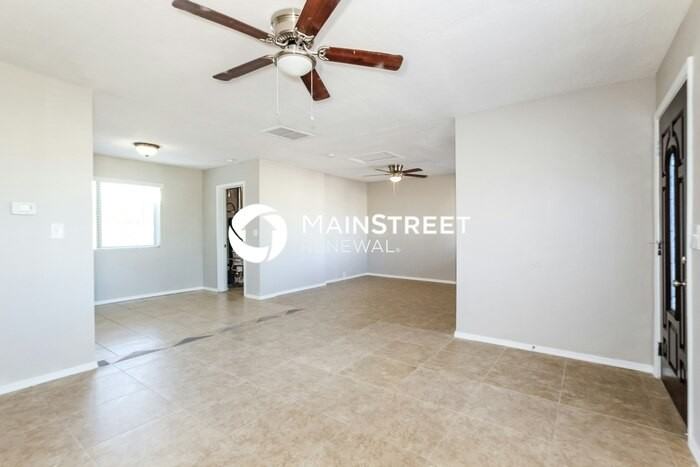 2202 E Marmora St - Photo 4 of 16