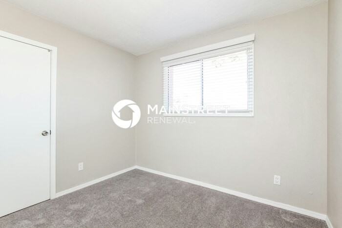 2202 E Marmora St - Photo 6 of 16