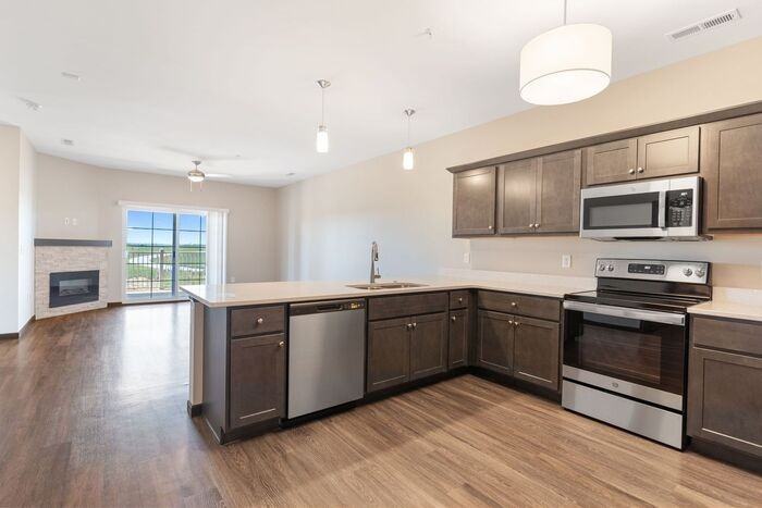 2873 Spring Rose Cir #110 - Photo 3 of 17