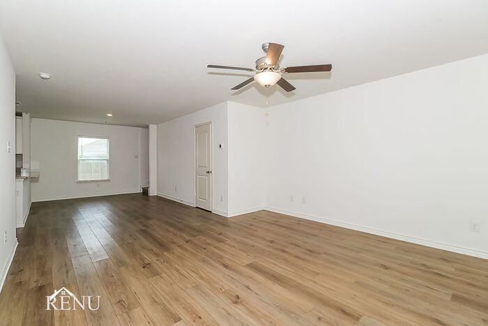 117 Stratton Ln - Photo 4 of 20