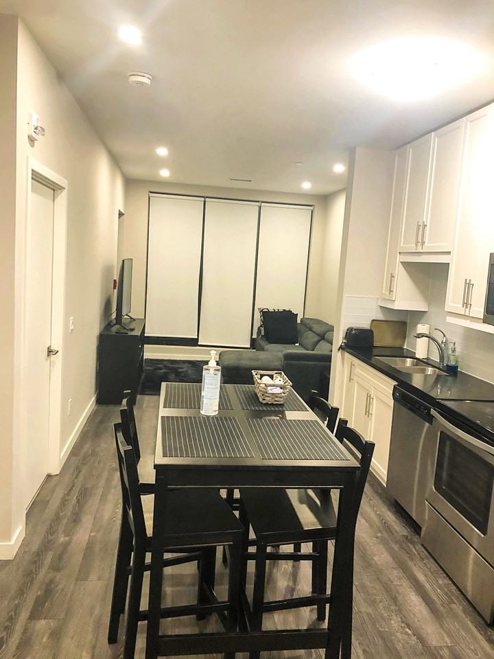 690 King Street West #105 - Photo 4 of 11