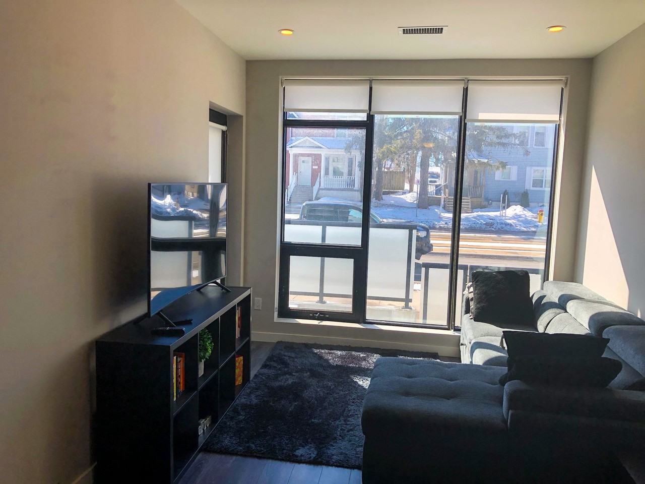 690 King Street West #105 - Photo 6 of 11