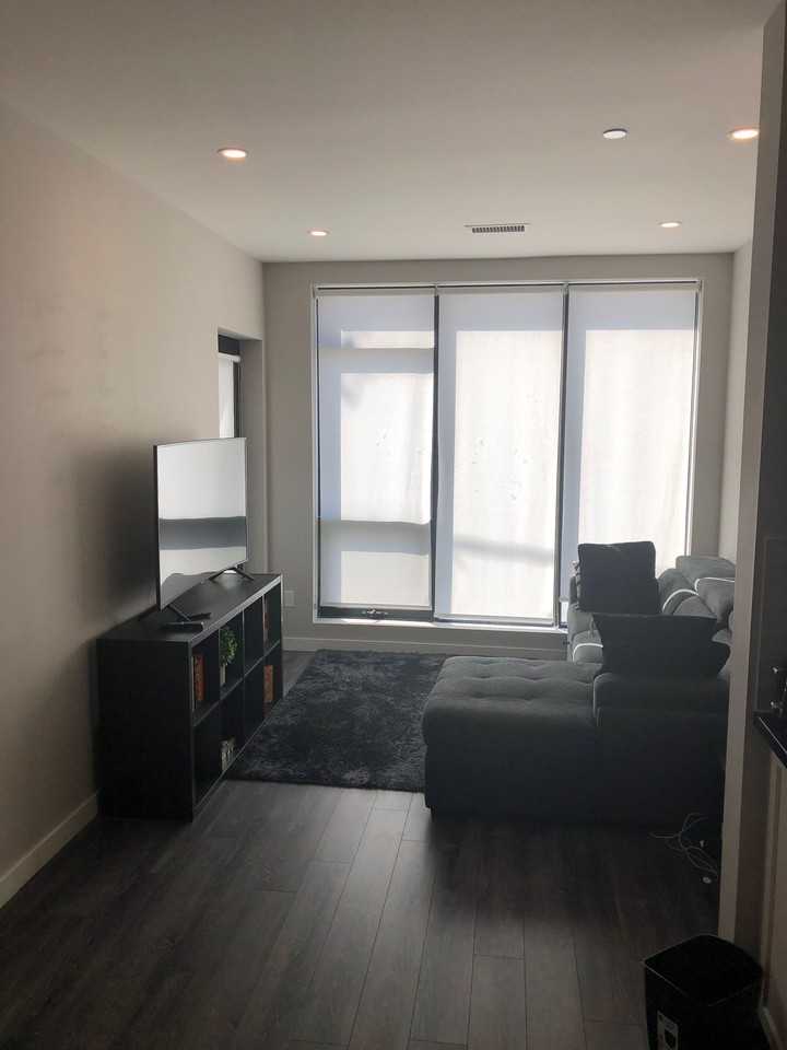 690 King Street West #105 - Photo 7 of 11