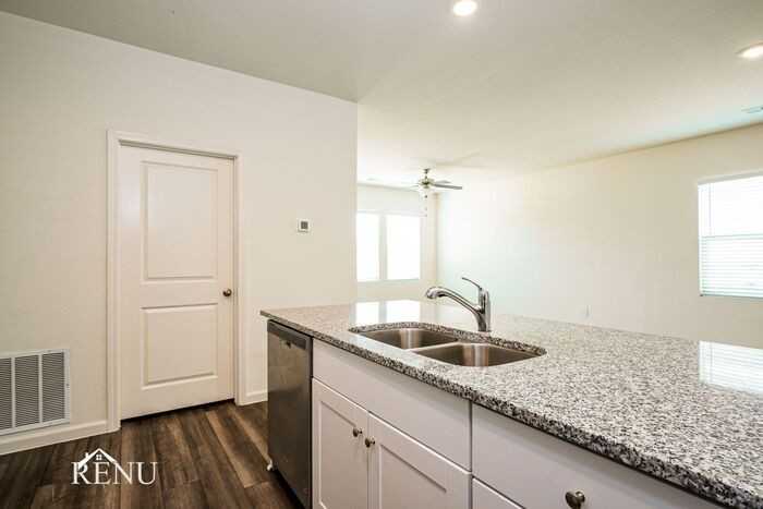 1604 Ancer Way - Photo 5 of 17