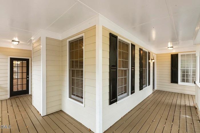 1006 Barnford Mill Rd - Photo 5 of 37