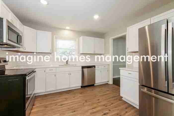 8621 W 88th Ter - Photo 6 of 20