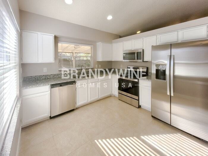 542 Queensbridge Dr - Photo 7 of 27