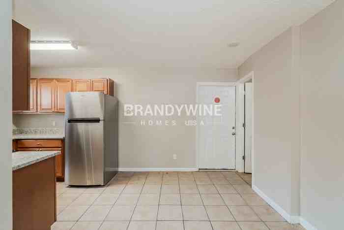 11704 127th Ave - Photo 6 of 23