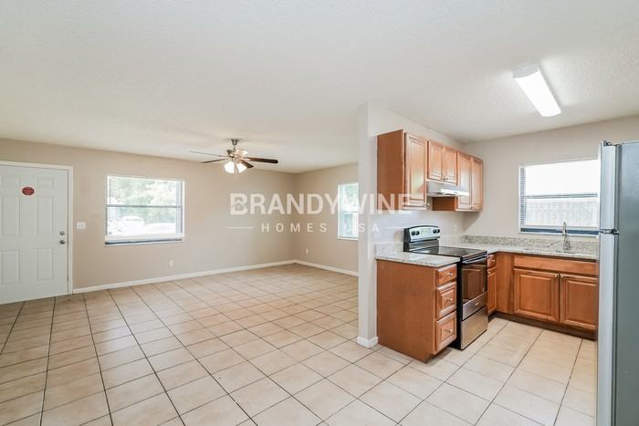 11704 127th Ave - Photo 7 of 23