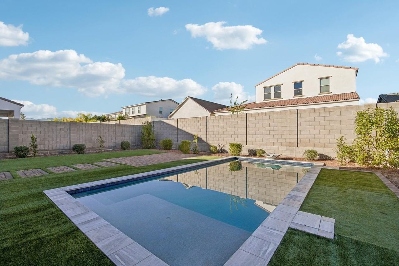 19770 W Montecito Ave - Photo 3 of 16