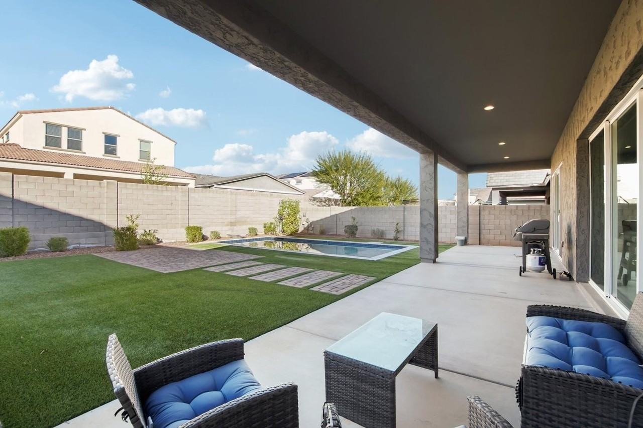 19770 W Montecito Ave - Photo 4 of 16