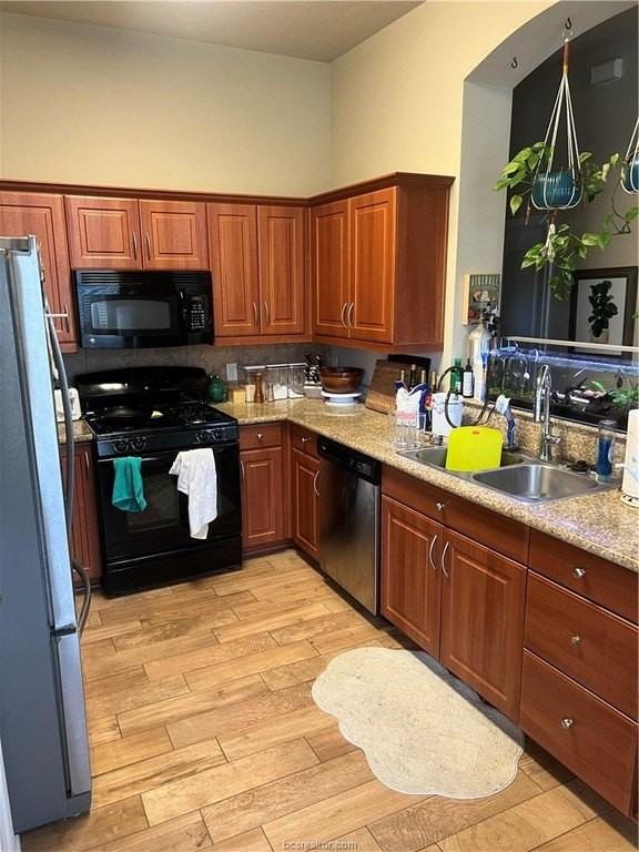 2810 Silver Oak Dr - Photo 3 of 13