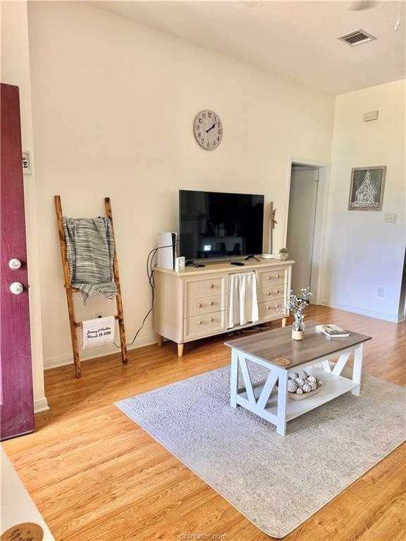 1029 Fallbrook Loop - Photo 4 of 23