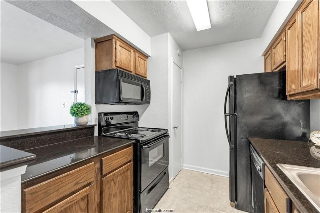 904 University Oaks Blvd #8 - Photo 2 of 22