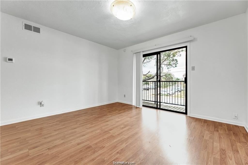 904 University Oaks Blvd #8 - Photo 3 of 22