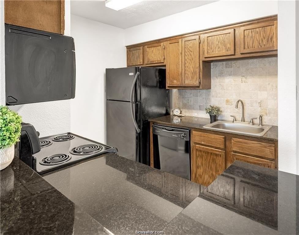 904 University Oaks Blvd #8 - Photo 4 of 22