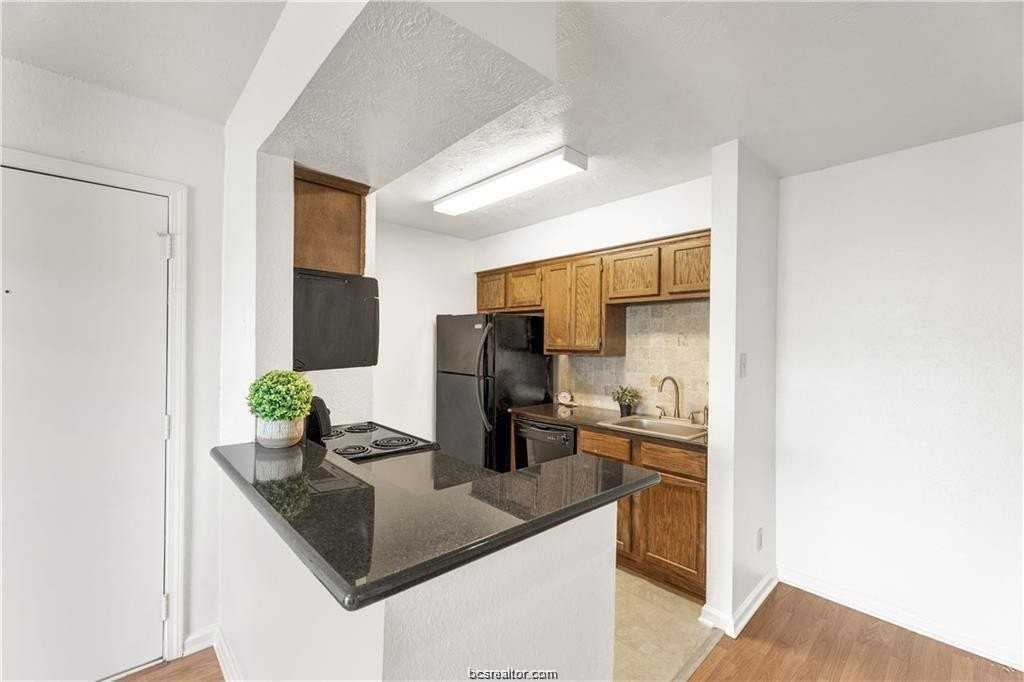 904 University Oaks Blvd #8 - Photo 7 of 22