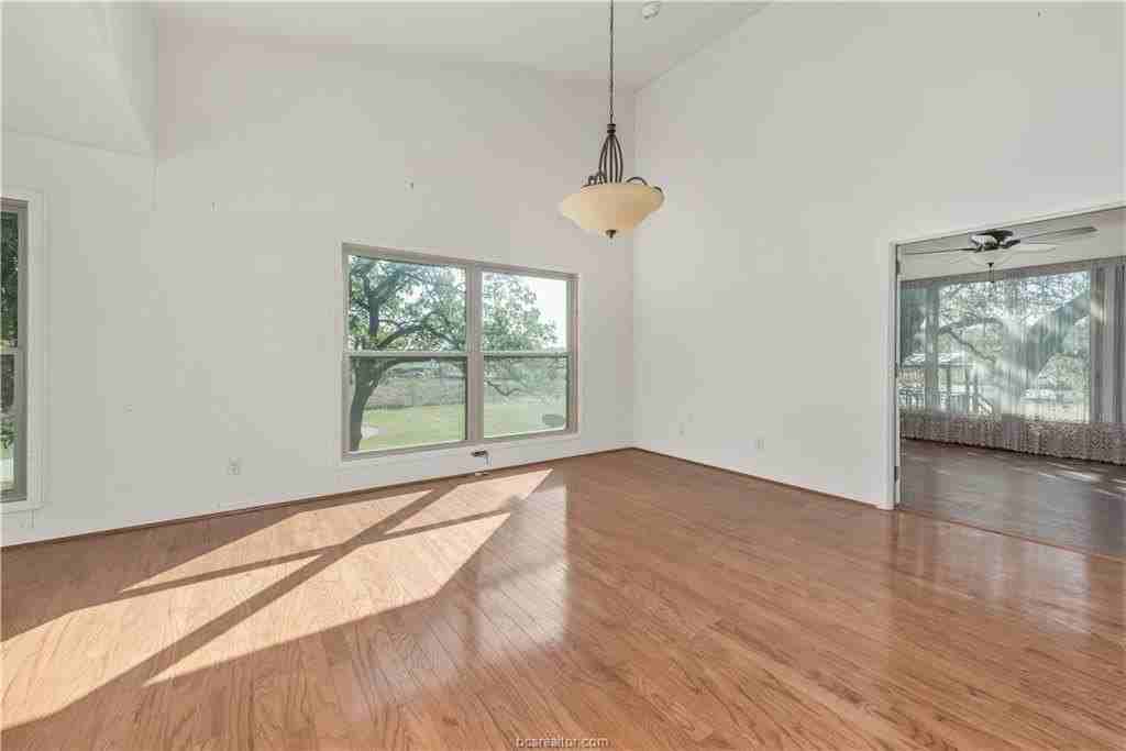 10654 W Us Highway 79 - Photo 7 of 25