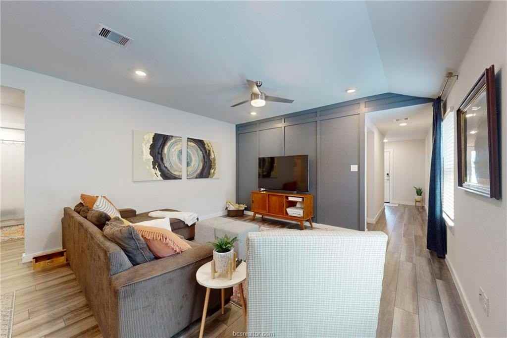 1012 Amistad Loop - Photo 6 of 26