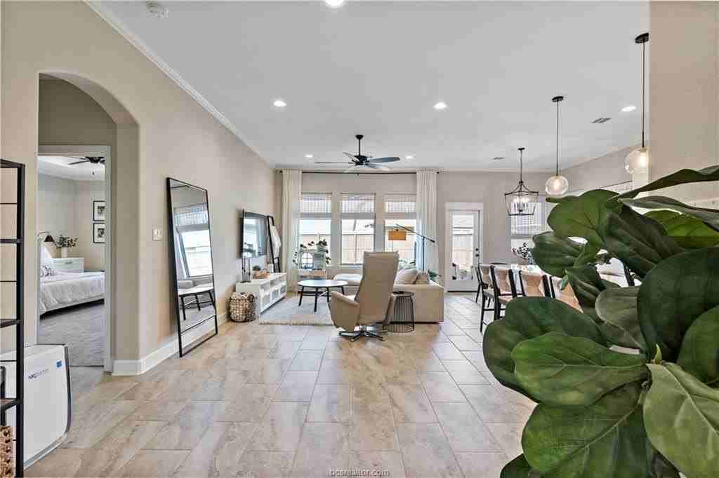 5123 Maroon Creek Dr - Photo 5 of 28