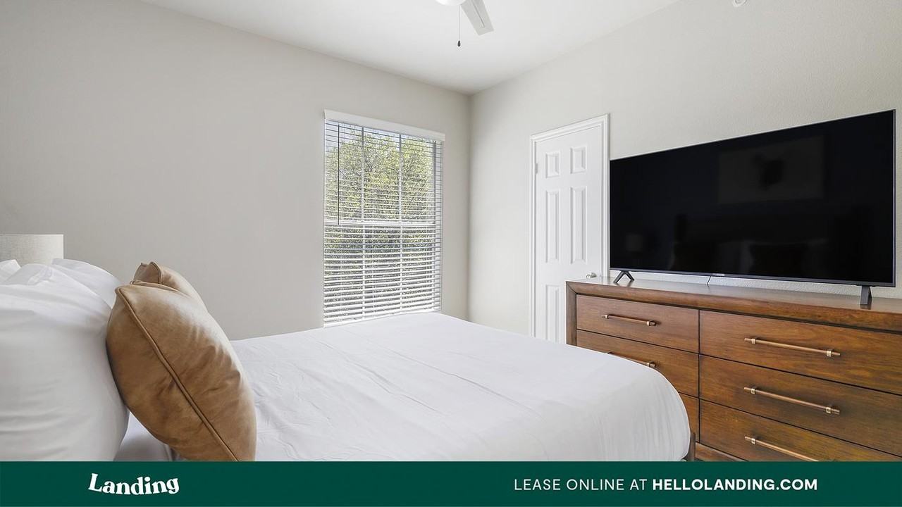 5350 Bryant Irvin Road - Photo 4 of 50