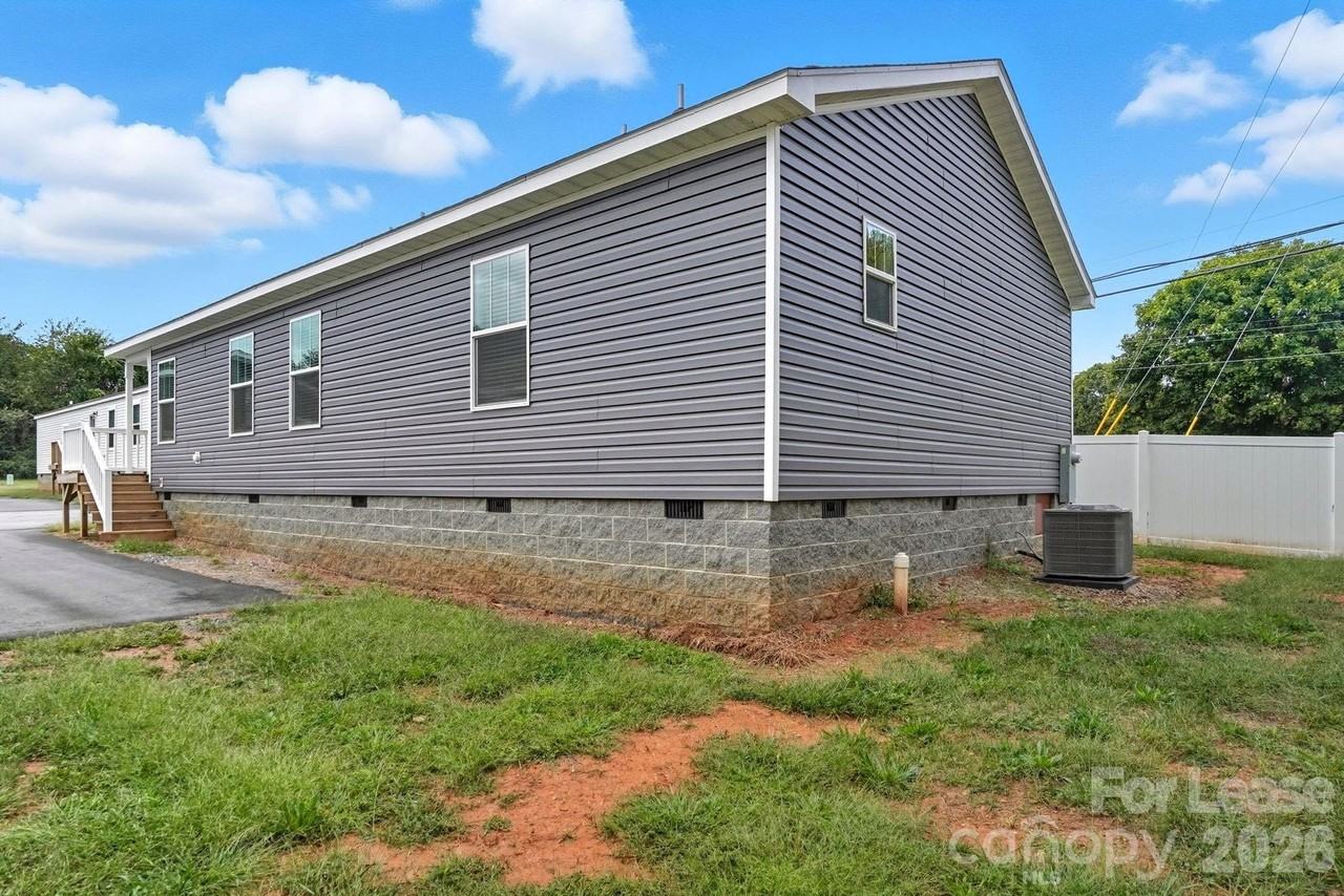 2102 24th St Ne #29 - Photo 2 of 16