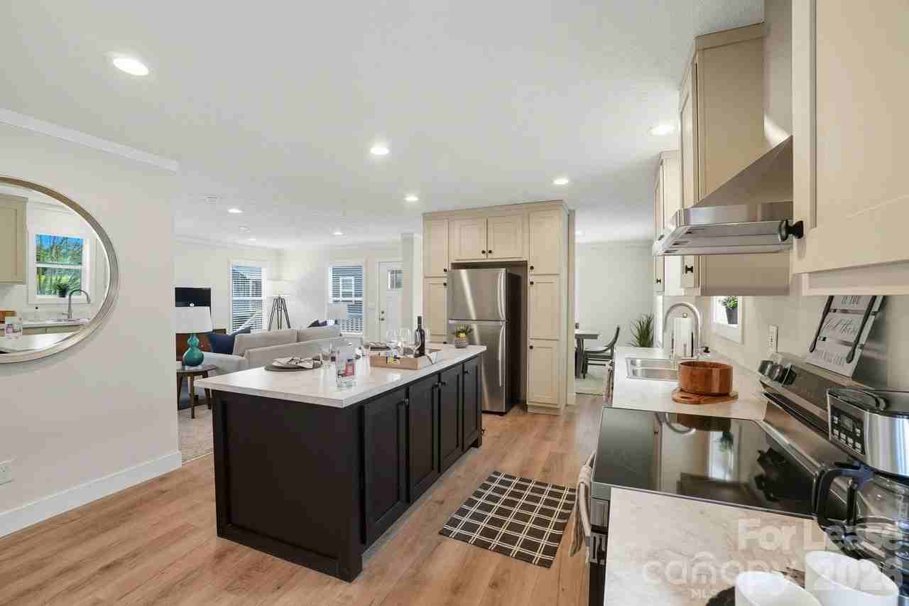 2102 24th St Ne #29 - Photo 6 of 16